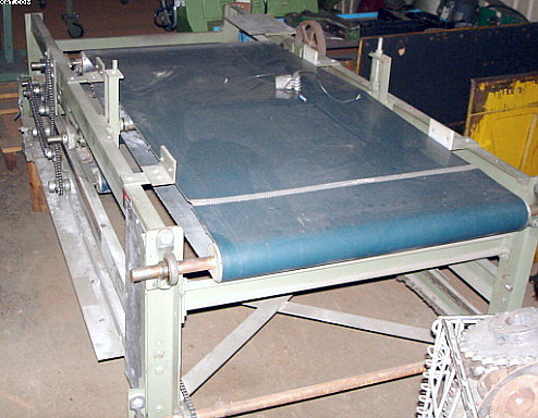 Crosslapper, 28" W x 42" laydown, solid belt type aprons,